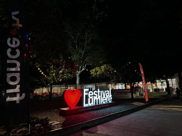 Affiche de l'article : Lumière 2023 #1 - Dans les fauteuils, les transats et au salon